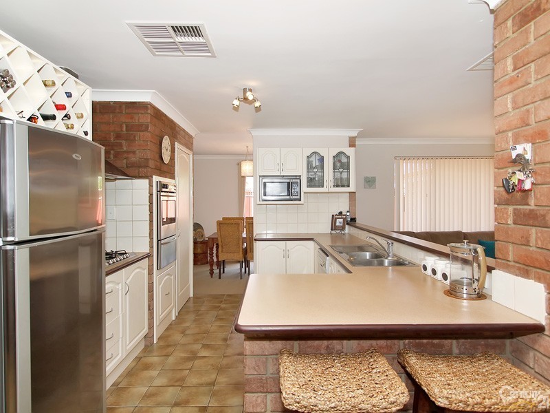 44 Carradine Road, Mount Nasura WA 6112