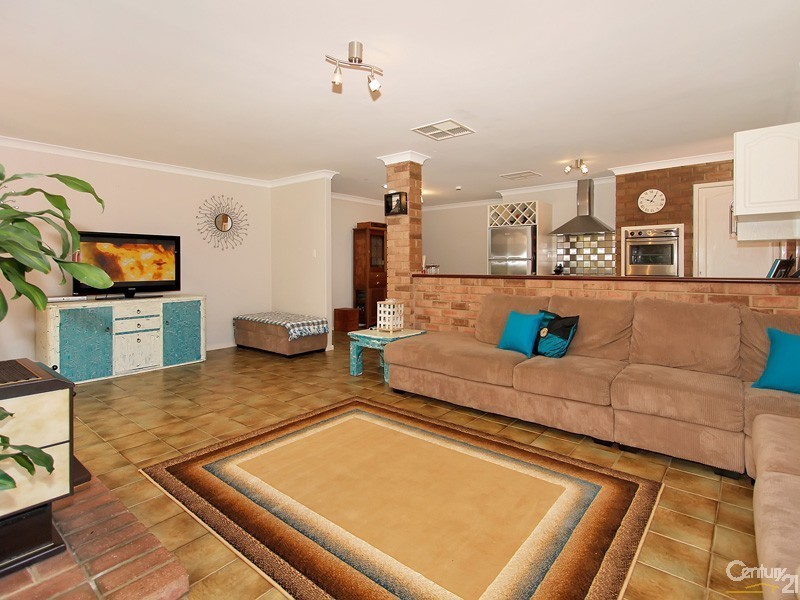 44 Carradine Road, Mount Nasura WA 6112