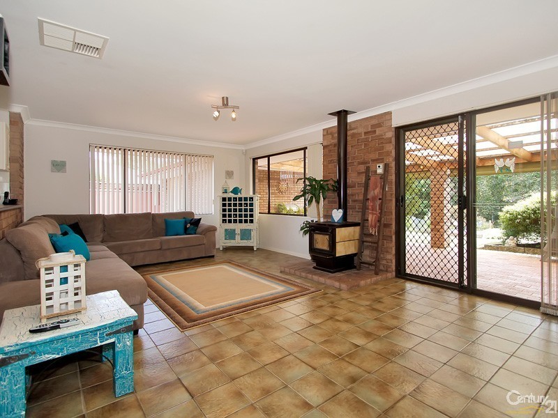 44 Carradine Road, Mount Nasura WA 6112