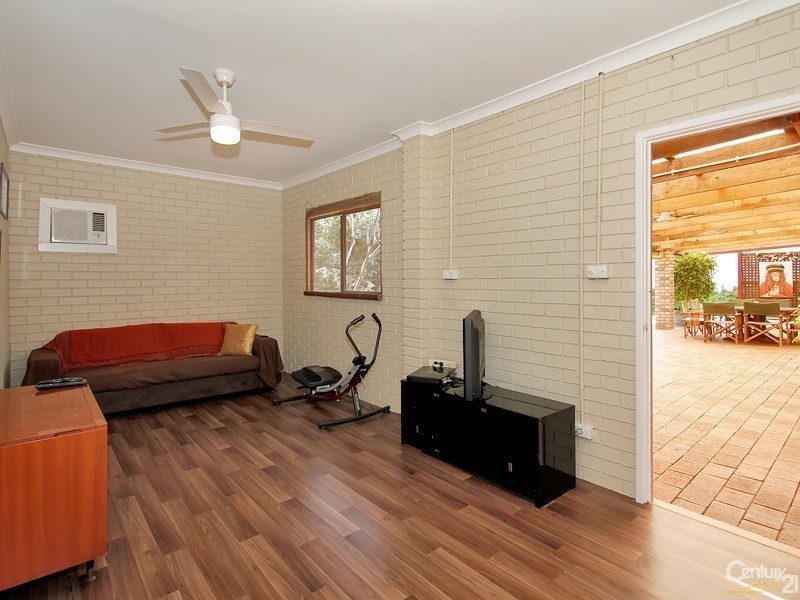 44 Carradine Road, Mount Nasura WA 6112