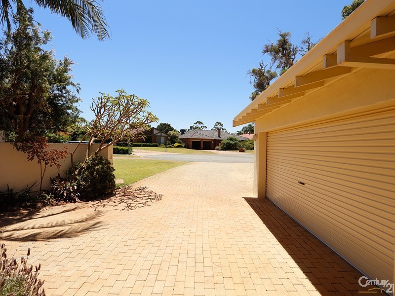 26  Kershaw Gardens, Leeming WA 6149