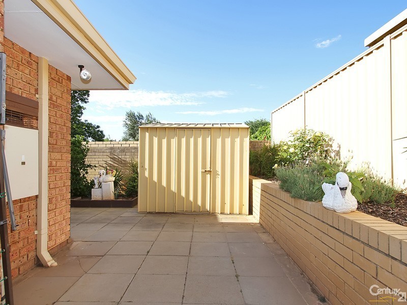 Unit 4/99 Owtram Street, Armadale WA 6112