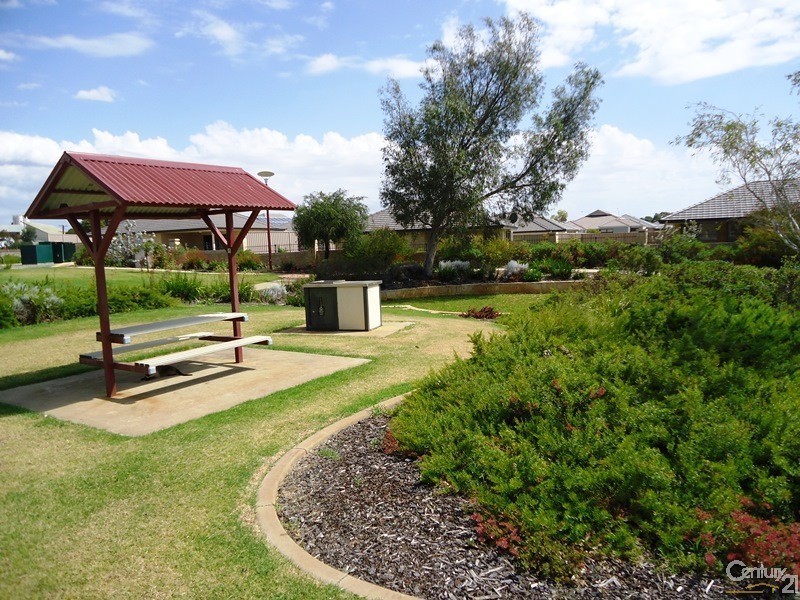 213 Wungong Road, Brookdale WA 6112