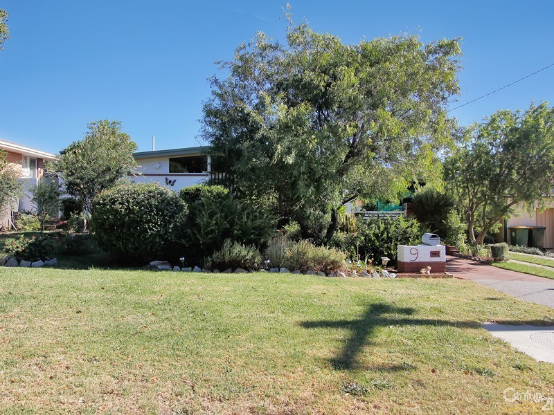 9 Peter Street, Kelmscott WA 6111