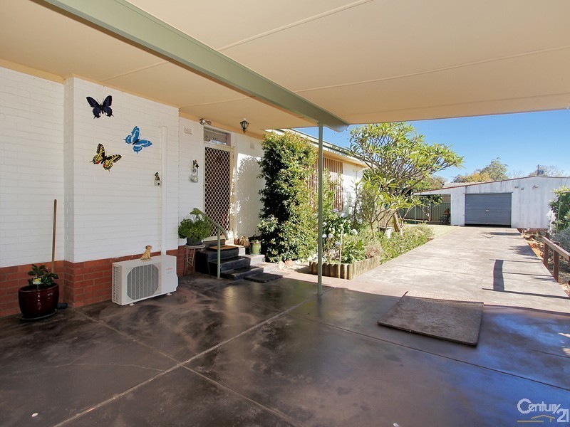9 Peter Street, Kelmscott WA 6111