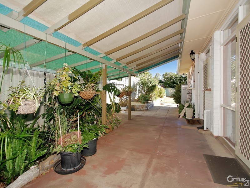 9 Peter Street, Kelmscott WA 6111