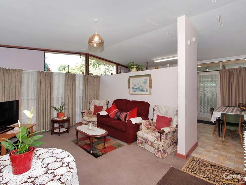 9 Peter Street, Kelmscott WA 6111