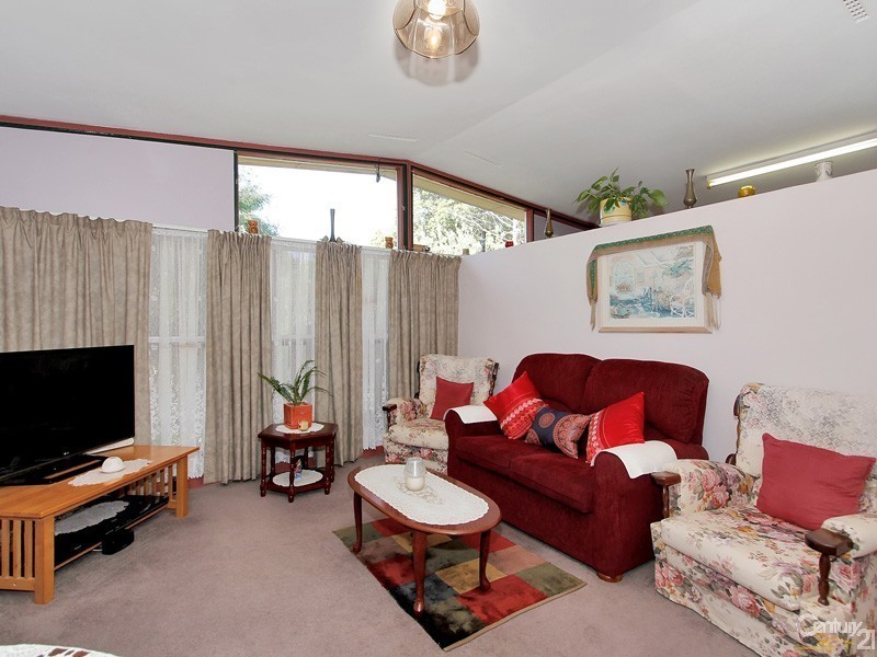 9 Peter Street, Kelmscott WA 6111