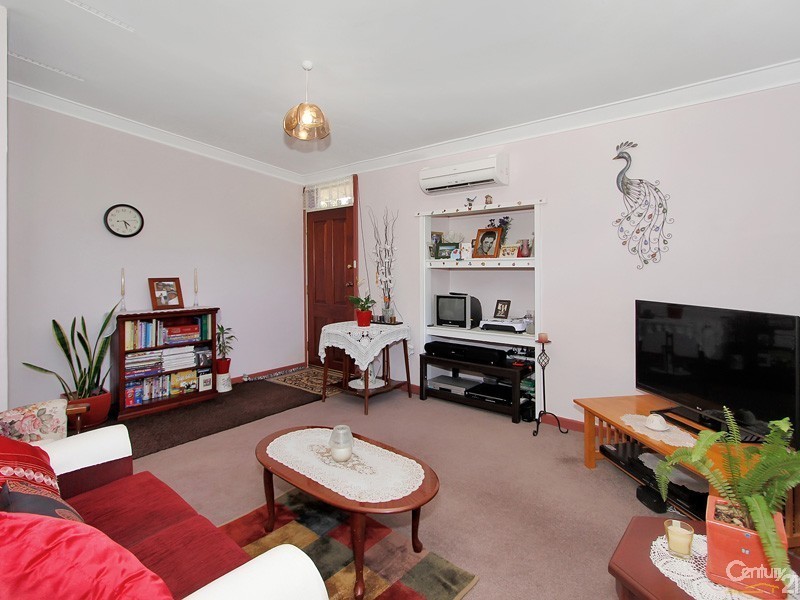 9 Peter Street, Kelmscott WA 6111