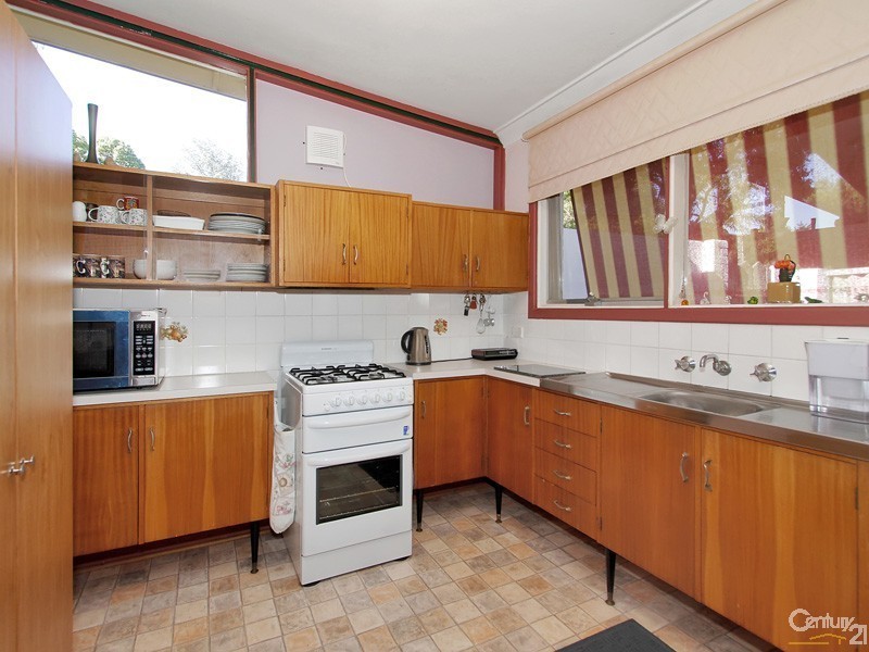 9 Peter Street, Kelmscott WA 6111