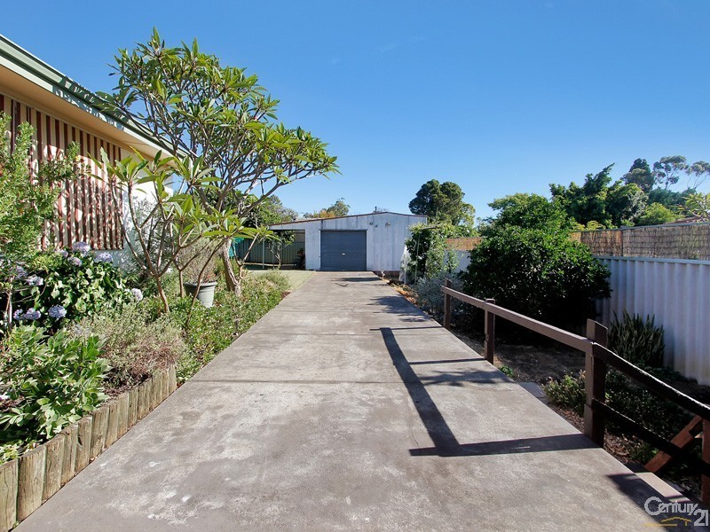 9 Peter Street, Kelmscott WA 6111