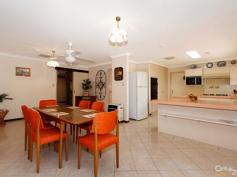 9 Ramm Place, Seville Grove WA 6112