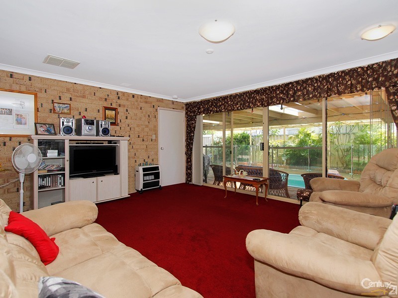 9 Ramm Place, Seville Grove WA 6112