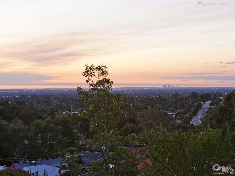 43 Amethyst Crescent, Mount Richon WA 6112