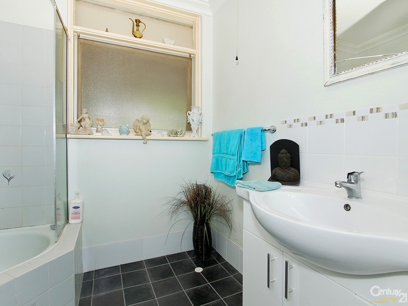 10 McCarthy Street, Armadale WA 6112