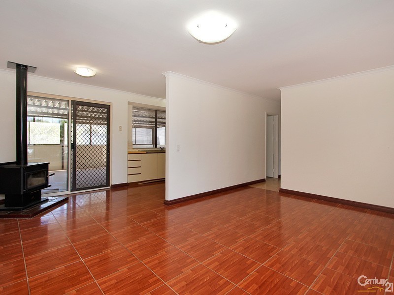 18 Tamarind Crescent, Kelmscott WA 6111
