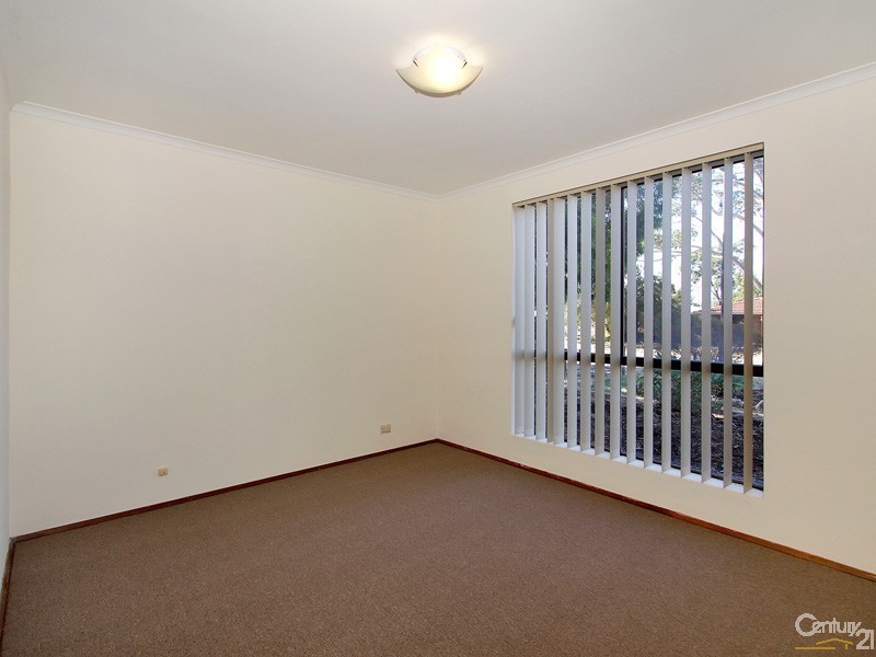 18 Tamarind Crescent, Kelmscott WA 6111