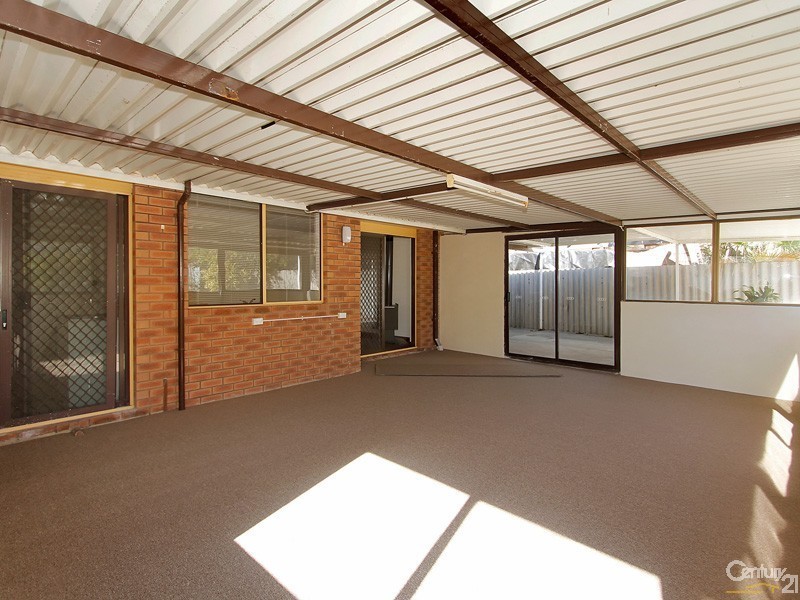 18 Tamarind Crescent, Kelmscott WA 6111