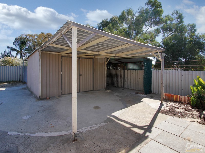 18 Tamarind Crescent, Kelmscott WA 6111