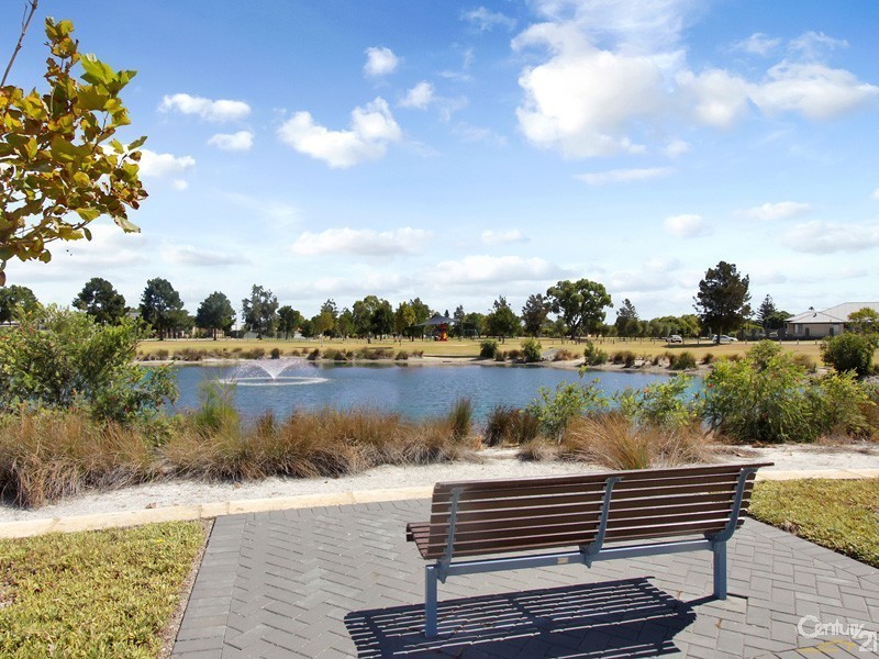 12 Lexar Bend, Shoalwater WA 6169