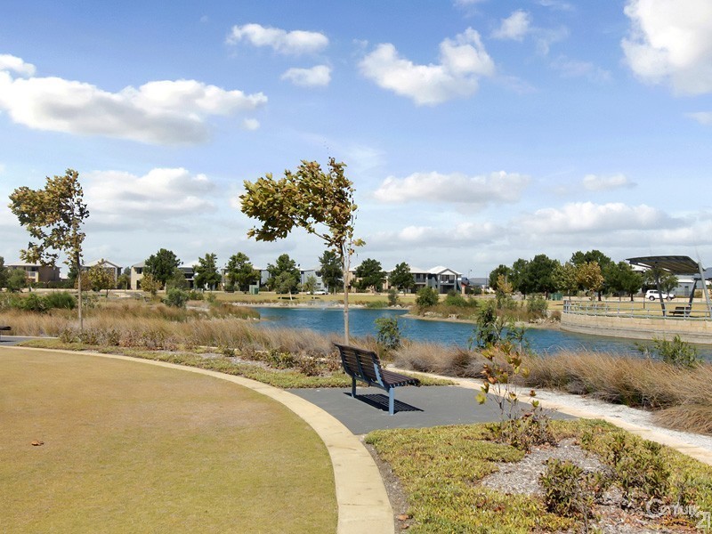 12 Lexar Bend, Shoalwater WA 6169