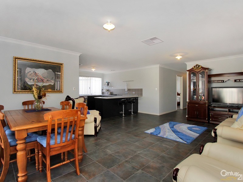 12 Lexar Bend, Shoalwater WA 6169