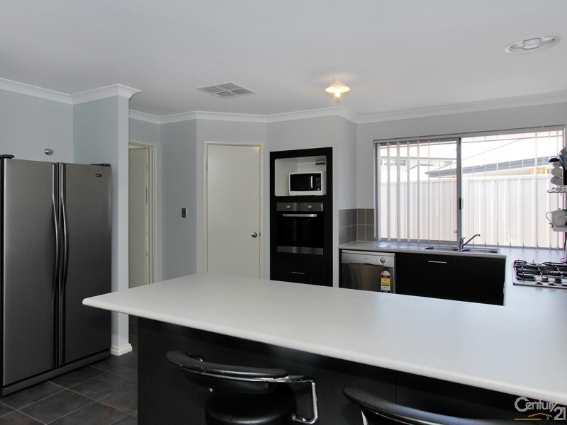 12 Lexar Bend, Shoalwater WA 6169