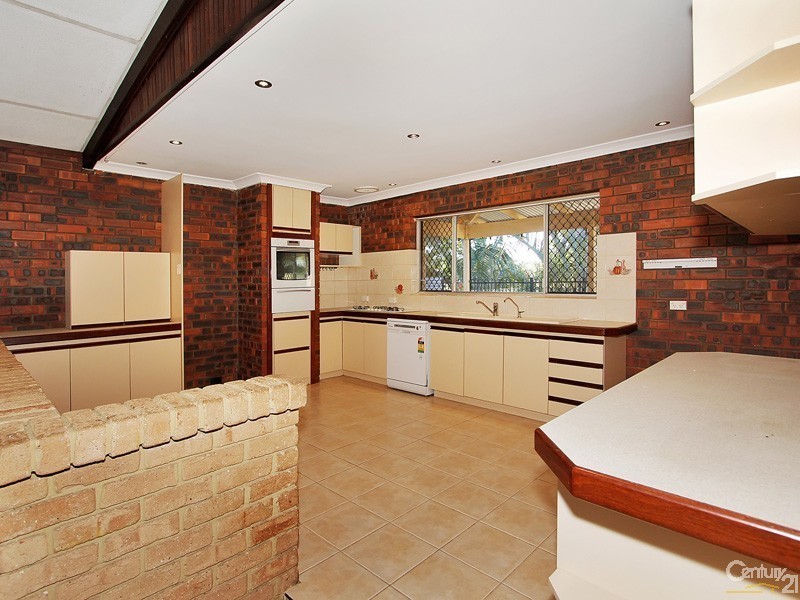 6 Penjan Place, Kelmscott WA 6111