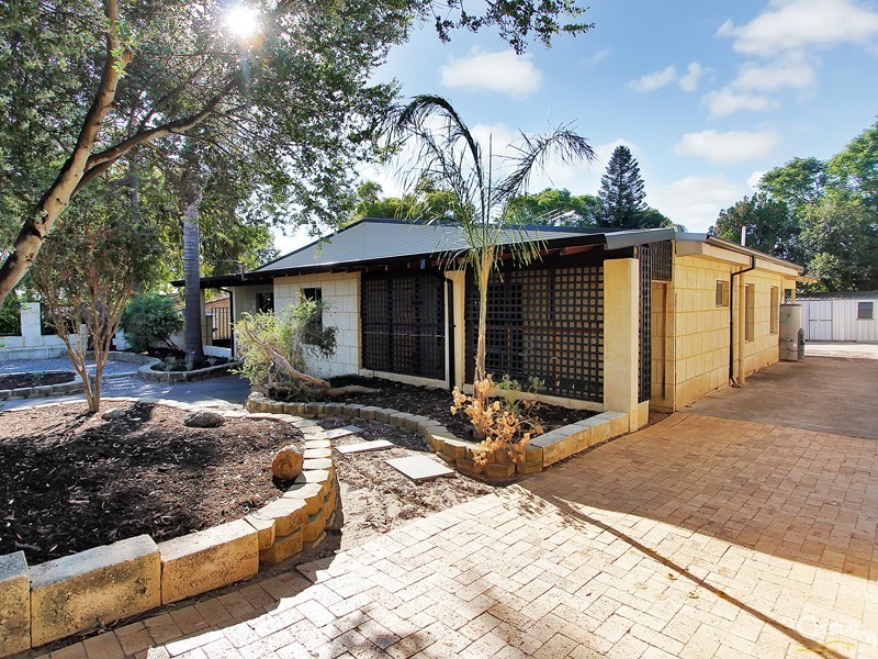 6 Penjan Place, Kelmscott WA 6111