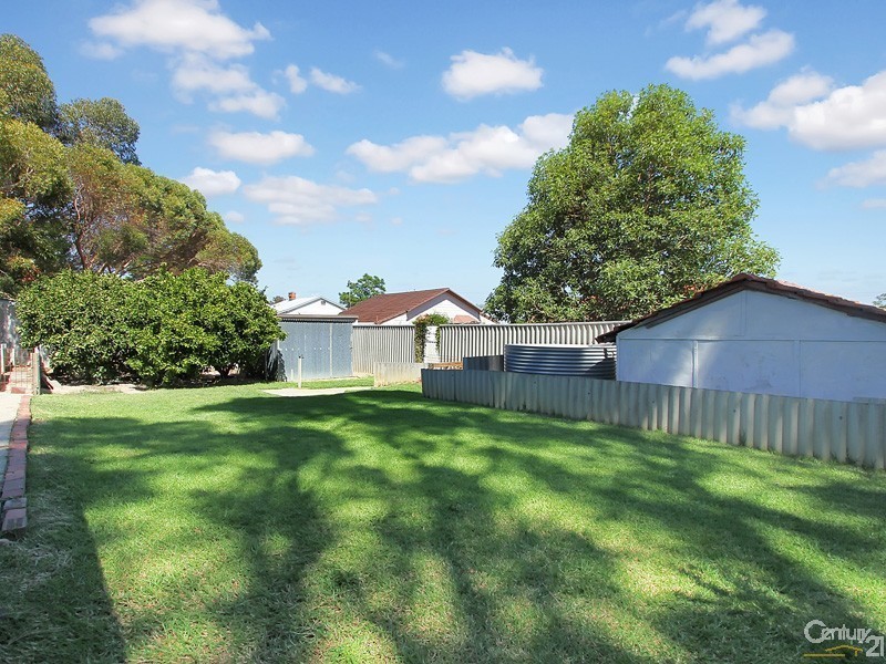 90 South Western Highway, Mount Richon WA 6112