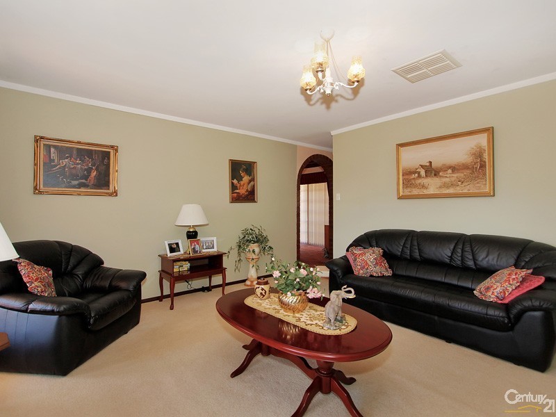 17 Wangoola Terrace, Mount Nasura WA 6112