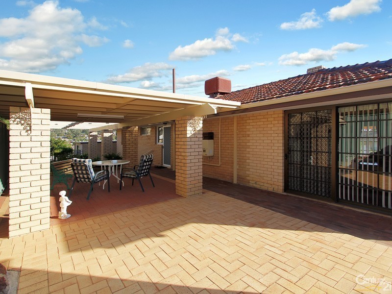 17 Wangoola Terrace, Mount Nasura WA 6112