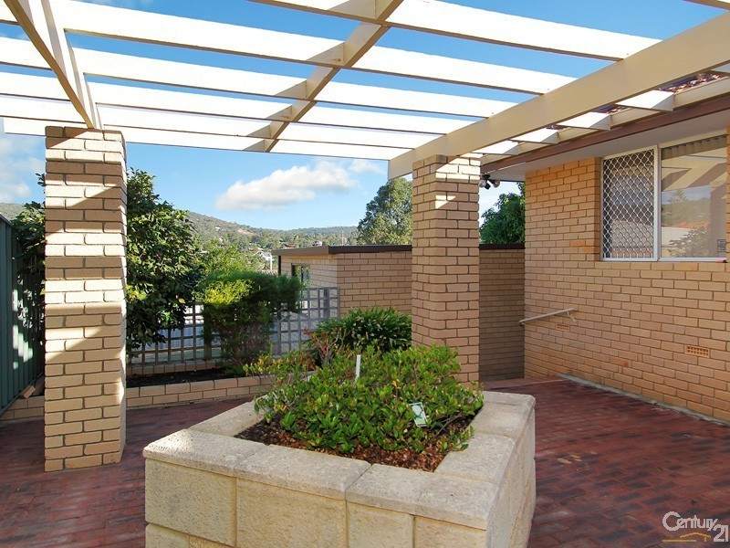 17 Wangoola Terrace, Mount Nasura WA 6112