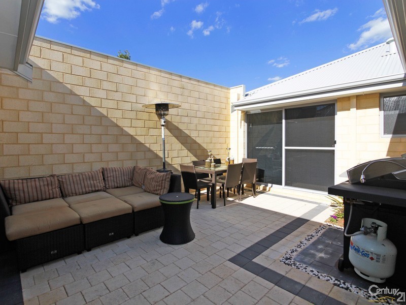 Unit 2  21 Cronin Place, Armadale WA 6112
