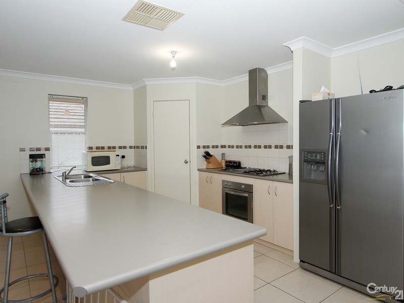 7 Vivien Avenue, Baldivis WA 6171