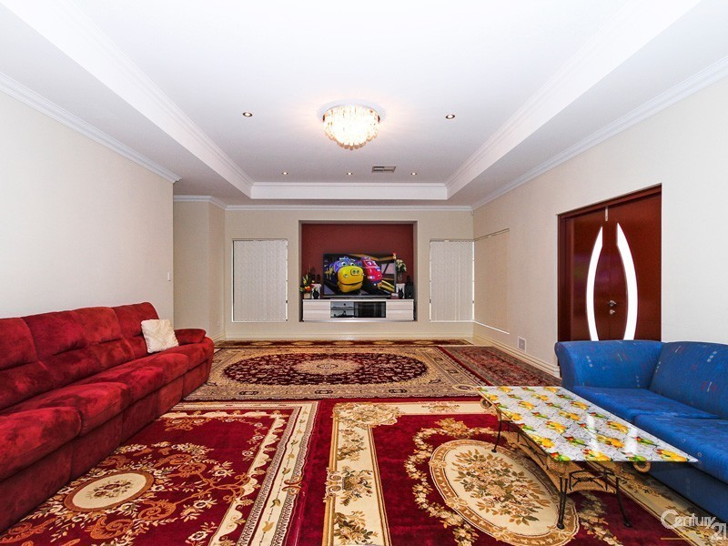 1 Carmine Close, Southern River WA 6110