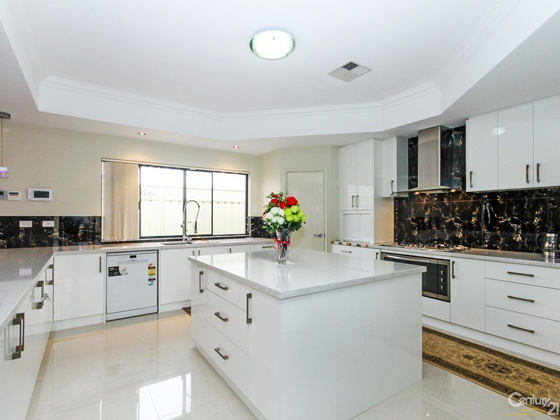 1 Carmine Close, Southern River WA 6110