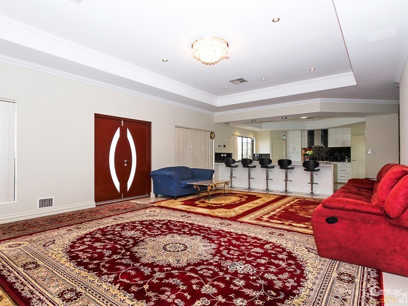 1 Carmine Close, Southern River WA 6110