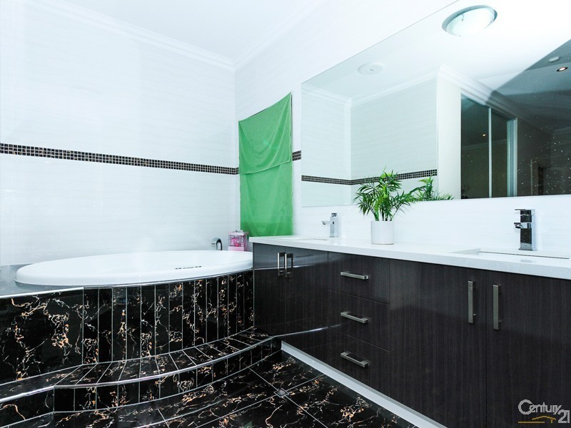 1 Carmine Close, Southern River WA 6110