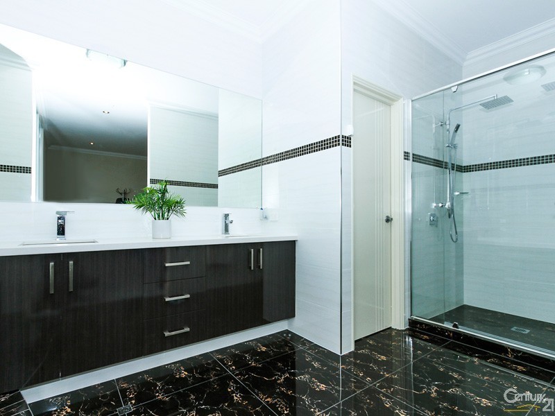 1 Carmine Close, Southern River WA 6110