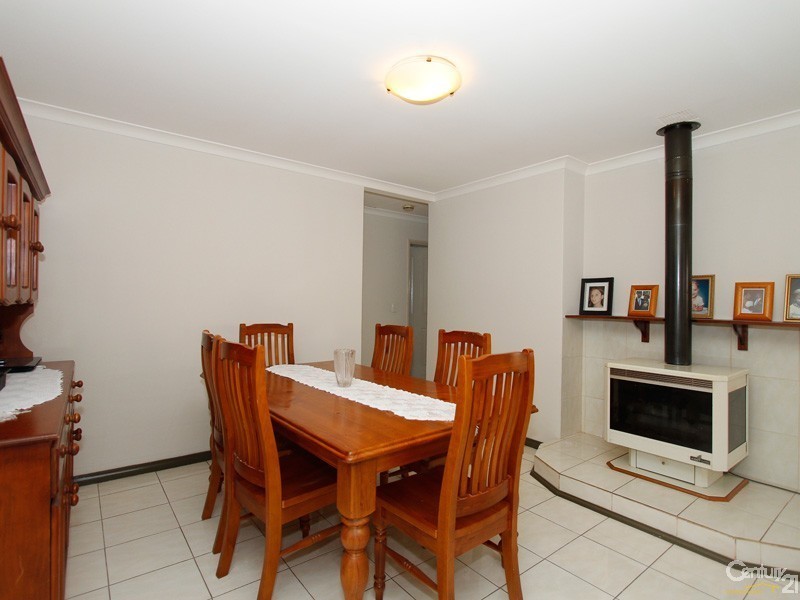 2 Firetail Court, Seville Grove WA 6112