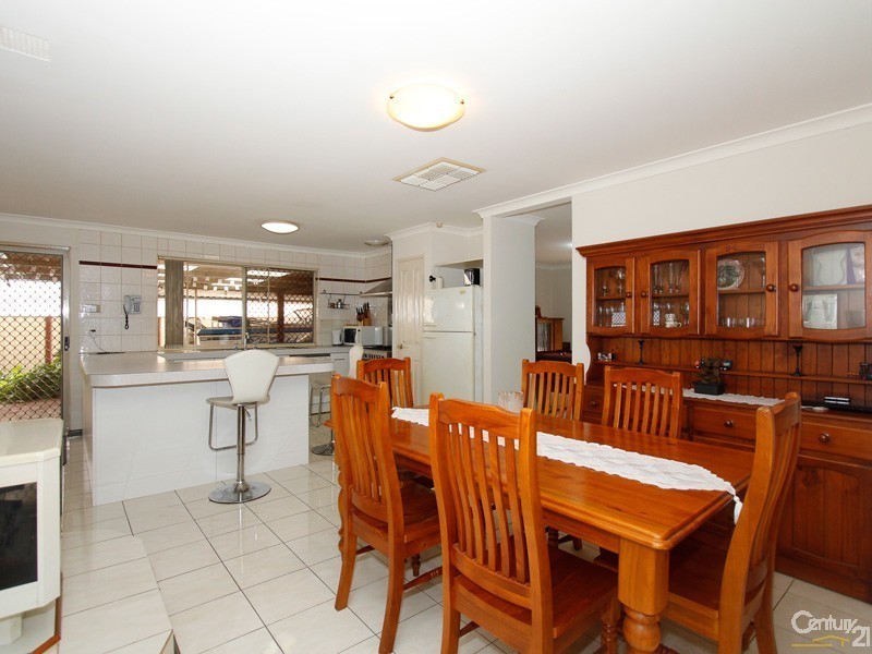 2 Firetail Court, Seville Grove WA 6112