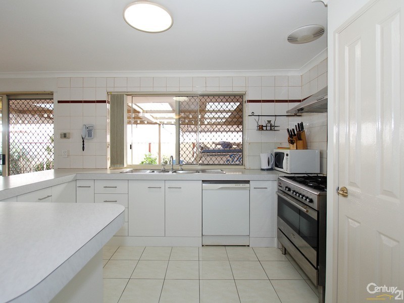 2 Firetail Court, Seville Grove WA 6112