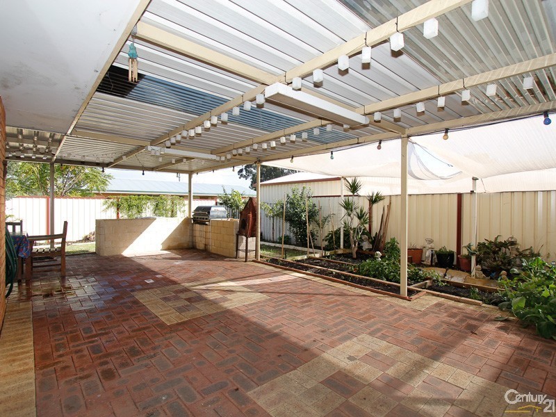 2 Firetail Court, Seville Grove WA 6112