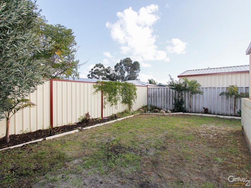 2 Firetail Court, Seville Grove WA 6112
