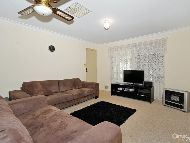 19 Preston Road, Parmelia WA 6167