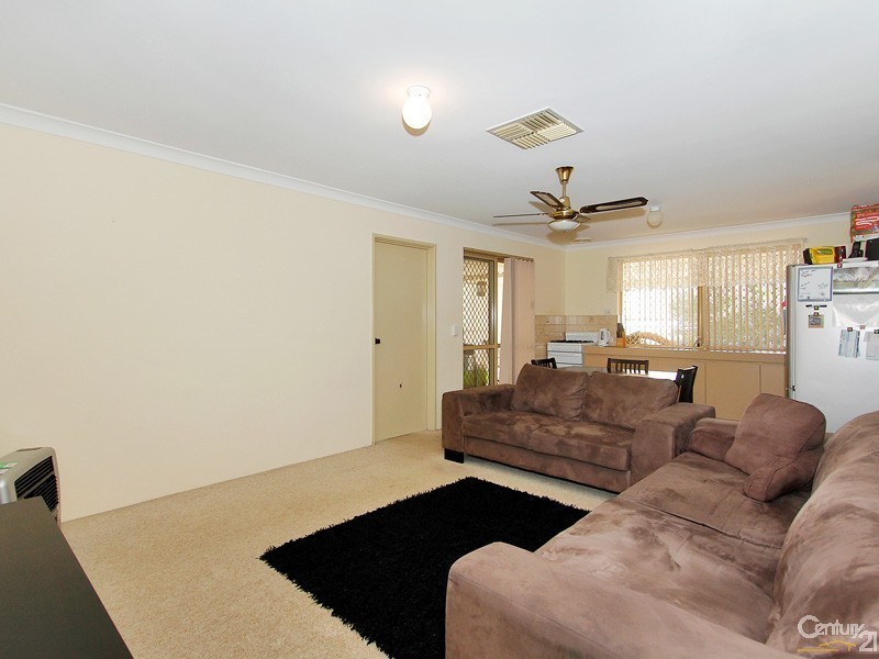19 Preston Road, Parmelia WA 6167