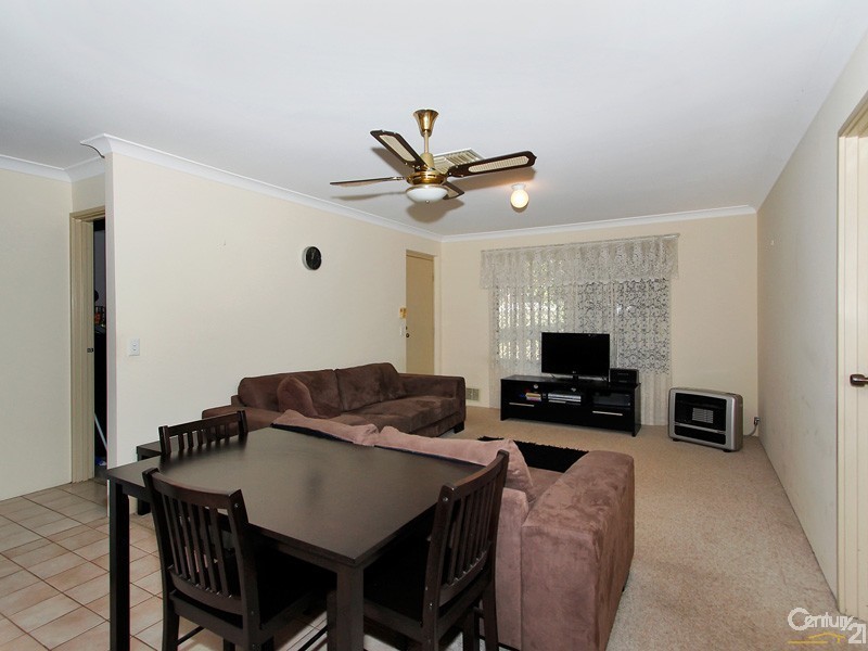 19 Preston Road, Parmelia WA 6167