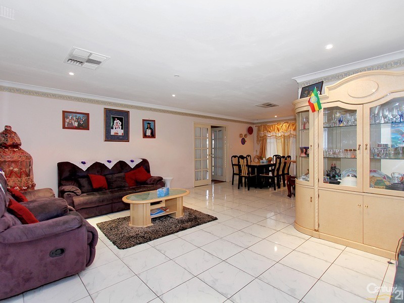 10 Bark Circle, Kenwick WA 6107