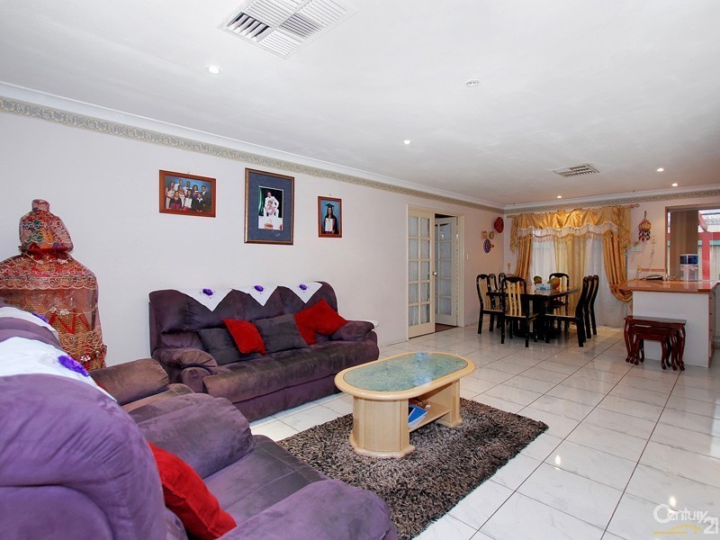 10 Bark Circle, Kenwick WA 6107
